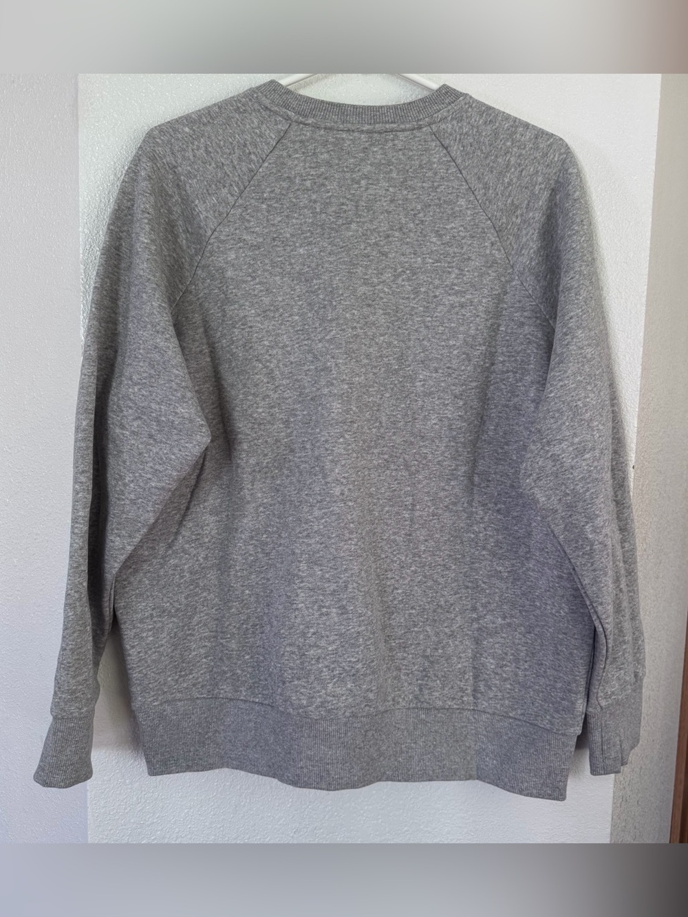 Under Armour Gray Fleece Crewneck Sweatshirt Size L - Picture 2 of 5